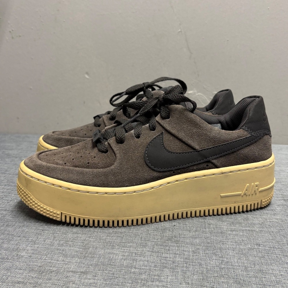 Nike Air Force 1 Sage Low Women 6.5 Grey Suede Platform AR5339-001 Sneakers